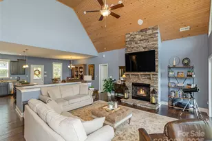 138 Lindsley Ct, Hendersonville, NC 28792 - Photo 10