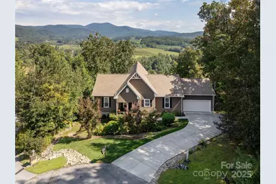 138 Lindsley Court, Hendersonville, NC 28792 - Photo 2