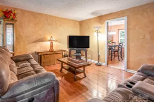 50 Tuckaway Dr, Asheville, NC 28803 - Photo 10