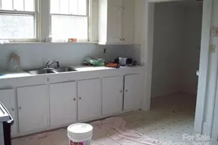 521 E Center Ave, Mooresville, NC 28115 - Photo 4