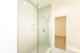 9818 Hood Rd, Charlotte, NC 28215 - Photo 26