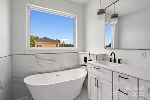 760 New Hope Rd, Flat Rock, NC 28731 - Photo 16