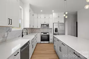 760 New Hope Rd, Flat Rock, NC 28731 - Photo 12