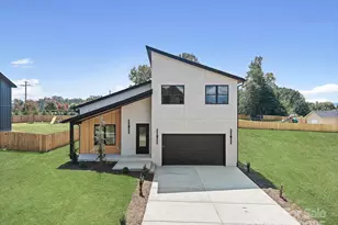 760 New Hope Rd, Flat Rock, NC 28731 - Photo 1