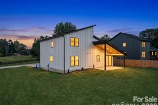 760 New Hope Rd, Flat Rock, NC 28731 - Photo 30