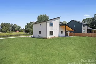 760 New Hope Rd, Flat Rock, NC 28731 - Photo 32