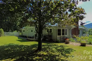 454 Hummingbird Ln, Franklin, NC 28734 - Photo 4