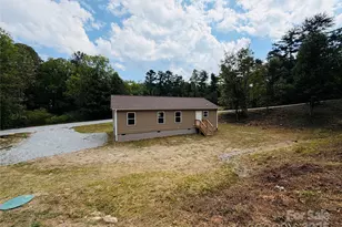 204 Oscelake Way, Hendersonville, NC 28739 - Photo 2