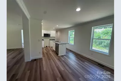 204 Oscelake Way, Hendersonville, NC 28739 - Photo 10