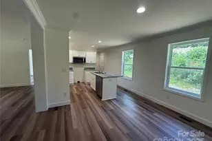 204 Oscelake Way, Hendersonville, NC 28739 - Photo 10