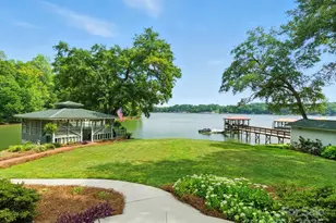 703 Island Point Rd, Mount Holly, NC 28120 - Photo 2