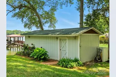 703 Island Point Road, Mount Holly, NC 28120 - Photo 40