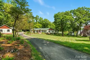 703 Island Point Rd, Mount Holly, NC 28120 - Photo 14