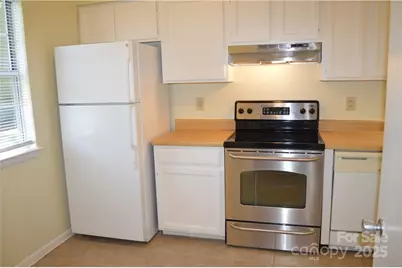 2929 Heathstead Place, Charlotte, NC 28210 - Photo 2