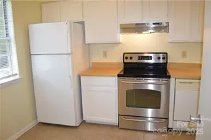 2929 Heathstead Place, Charlotte, NC 28210 - Photo 2