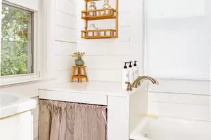 737 Florida Ave, Hendersonville, NC 28739 - Photo 16