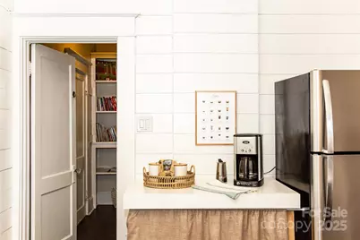 737 Florida Avenue, Hendersonville, NC 28739 - Photo 12