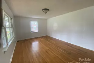 2842 1st Ave NW, Hickory, NC 28601 - Photo 8