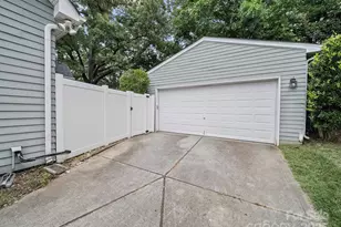 1228 Rising Oak Dr, Charlotte, NC 28206 - Photo 6