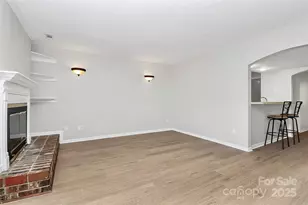 10918 Carmel Crossing Rd, Charlotte, NC 28226 - Photo 4