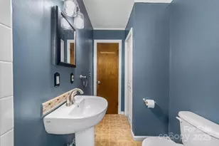 806 Dogwood Dr, Dallas, NC 28034 - Photo 12