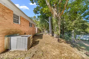 806 Dogwood Dr, Dallas, NC 28034 - Photo 26