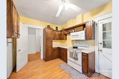 147 Walnut Avenue, Spruce Pine, NC 28777 - Photo 10