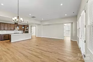 7332 Jolly Brk Dr, Charlotte, NC 28215 - Photo 8