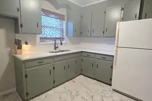 809 Wilbrown Cir, Charlotte, NC 28217 - Photo 2