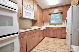 315 Dogwood Dr, Mount Holly, NC 28120 - Photo 10