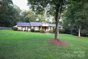 315 Dogwood Dr, Mount Holly, NC 28120 - Photo 2