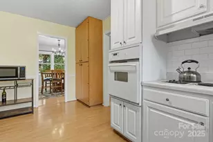 2 Fernbrook Pl, Asheville, NC 28804 - Photo 8