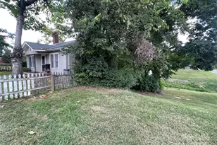 1608 Duckworth Ave, Charlotte, NC 28208 - Photo 4