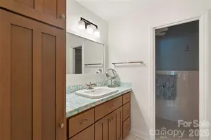 1300 Queens Rd, Charlotte, NC 28207 - Photo 22