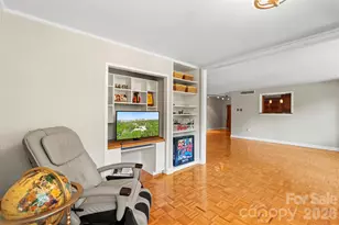 1300 Queens Rd, Charlotte, NC 28207 - Photo 12