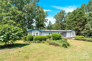 985 Sentinal Oaks Dr, Clover, SC 29710 - Photo 2