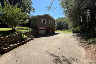 516 Averys Crk Rd, Arden, NC 28704 - Photo 2