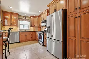 900 Camborne Pl, Charlotte, NC 28210 - Photo 10