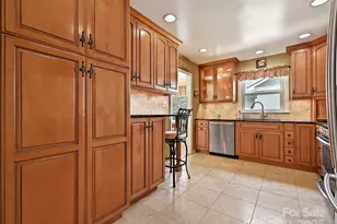 900 Camborne Pl, Charlotte, NC 28210 - Photo 8