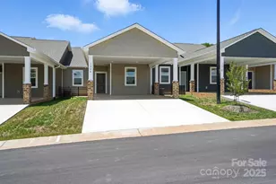 1524 29th Street SE, Hickory, NC 28602 - Photo 2