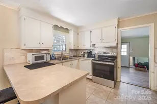 904 Timberlane Dr, Mount Holly, NC 28120 - Photo 12