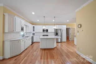 675 Heather Dr, Lincolnton, NC 28092 - Photo 10