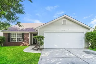 3931 Bitterroot Ct, Charlotte, NC 28269 - Photo 2