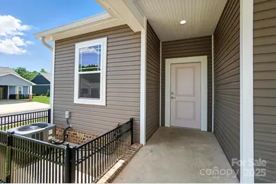 1530 29th Street SE, Hickory, NC 28602 - Photo 4