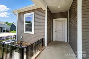 1530 29th Street SE, Hickory, NC 28602 - Photo 4