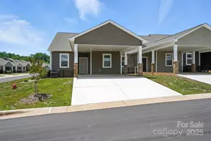 1530 29th Street SE, Hickory, NC 28602 - Photo 1