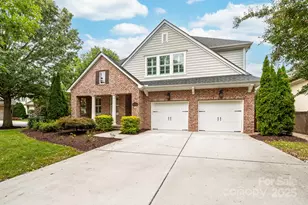 15905 Robbins Green Dr, Cornelius, NC 28031 - Photo 2