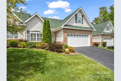 89 Victoria Park Drive, Hendersonville, NC 28792 - Photo 2