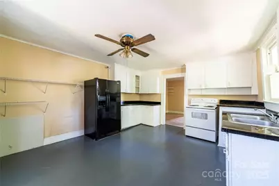 345 14th Avenue NE, Hickory, NC 28601 - Photo 16