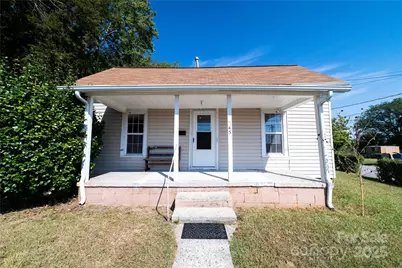 345 14th Avenue NE, Hickory, NC 28601 - Photo 2